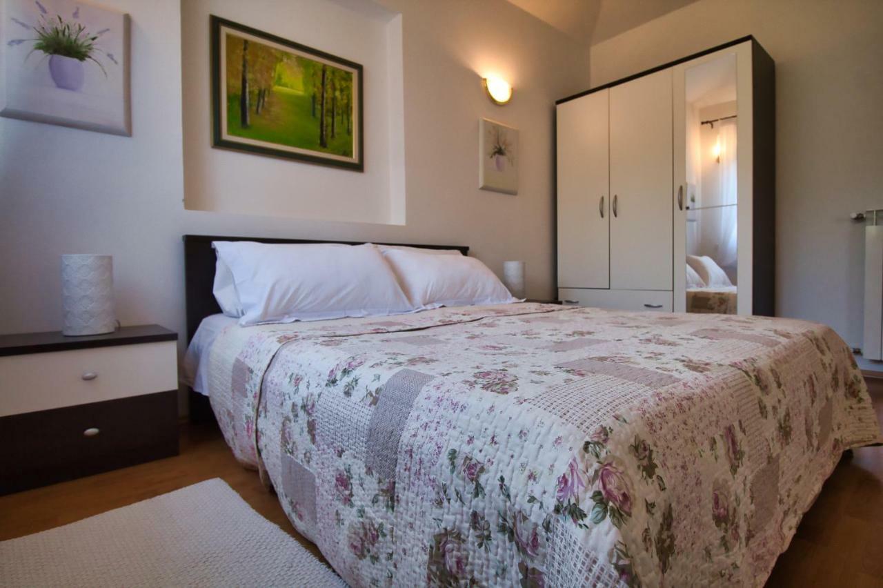Apartments Si Rovinj Bagian luar foto