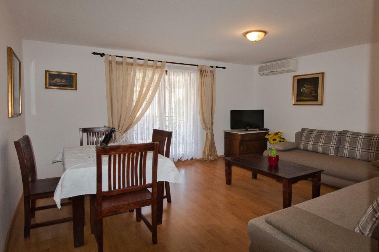 Apartments Si Rovinj Bagian luar foto