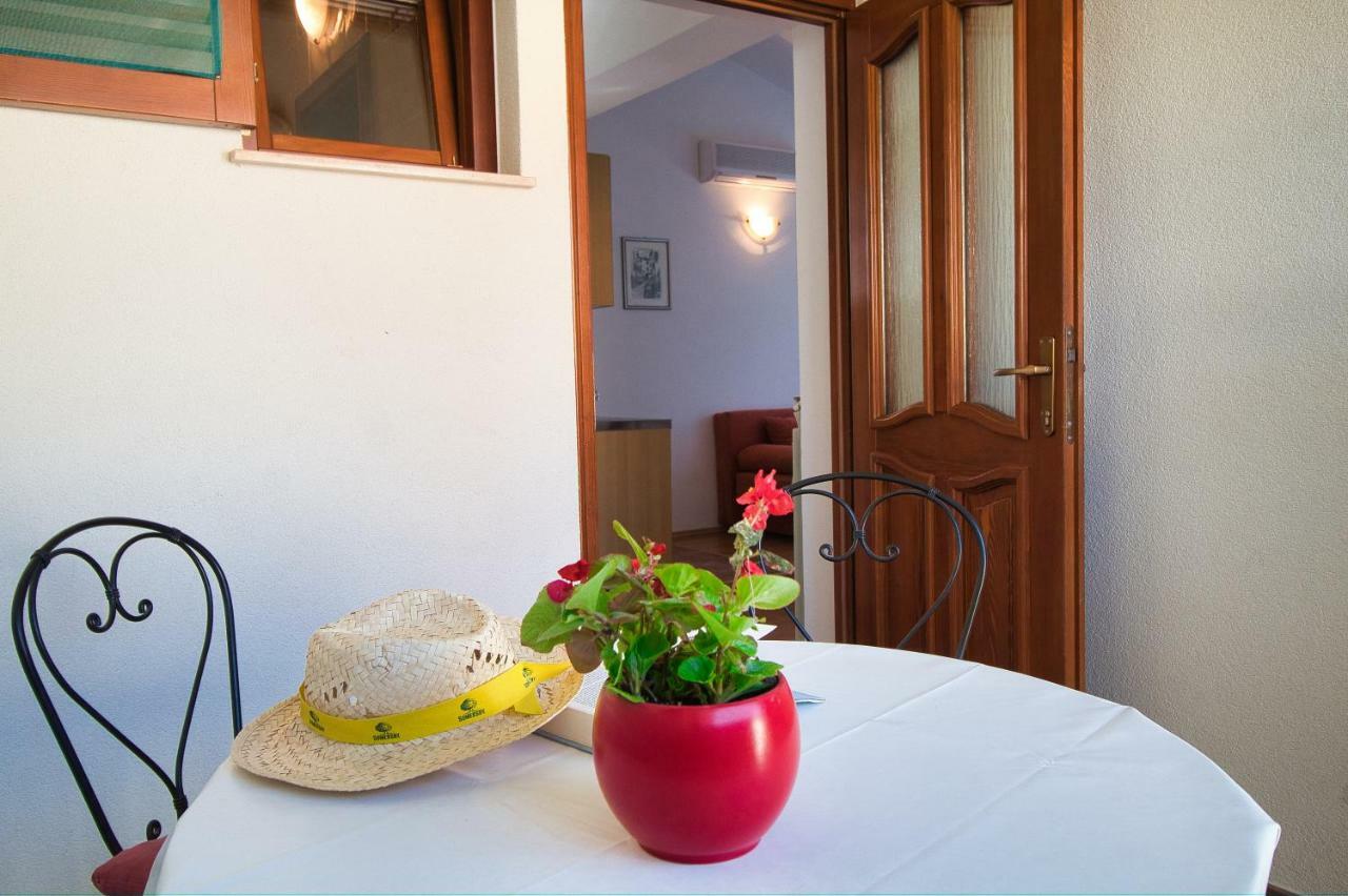 Apartments Si Rovinj Bagian luar foto